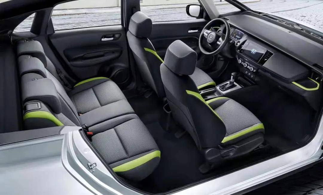 钟观| 在传承中升级,第四代飞度满足z世代的小确幸