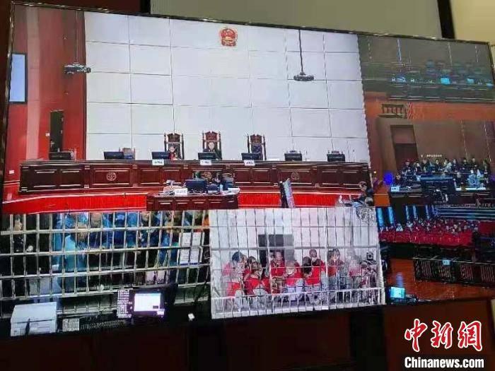 开始疯狂敛财,逐步形成以其为组织,领导者,被告人温进,岳来生为骨干