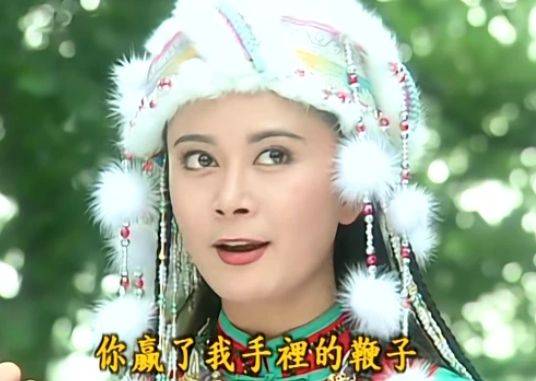 原创还珠格格:小燕子为了紫薇打塞娅,谁注意到金锁的动作,真的好自私