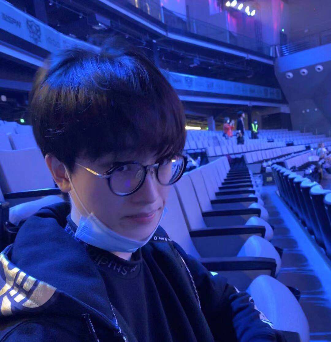 原创kpl:玩梗不是没素质的理由,凉晨公然侮辱女性,深夜发文道歉