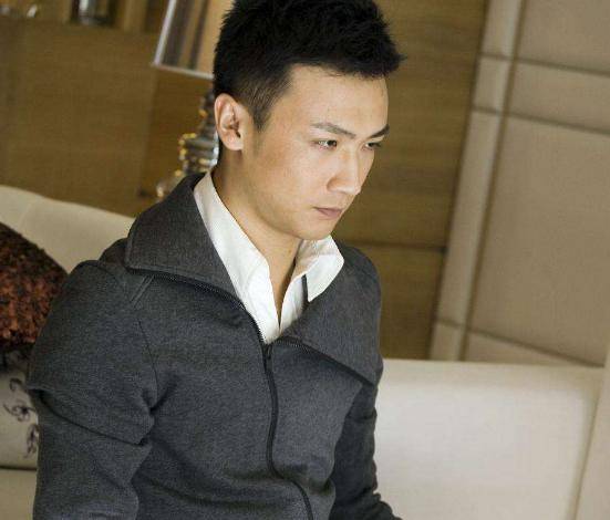 《大秦赋》的嫪毐,出道14年没火,曾错过参演张艺谋电影机会_叶项明
