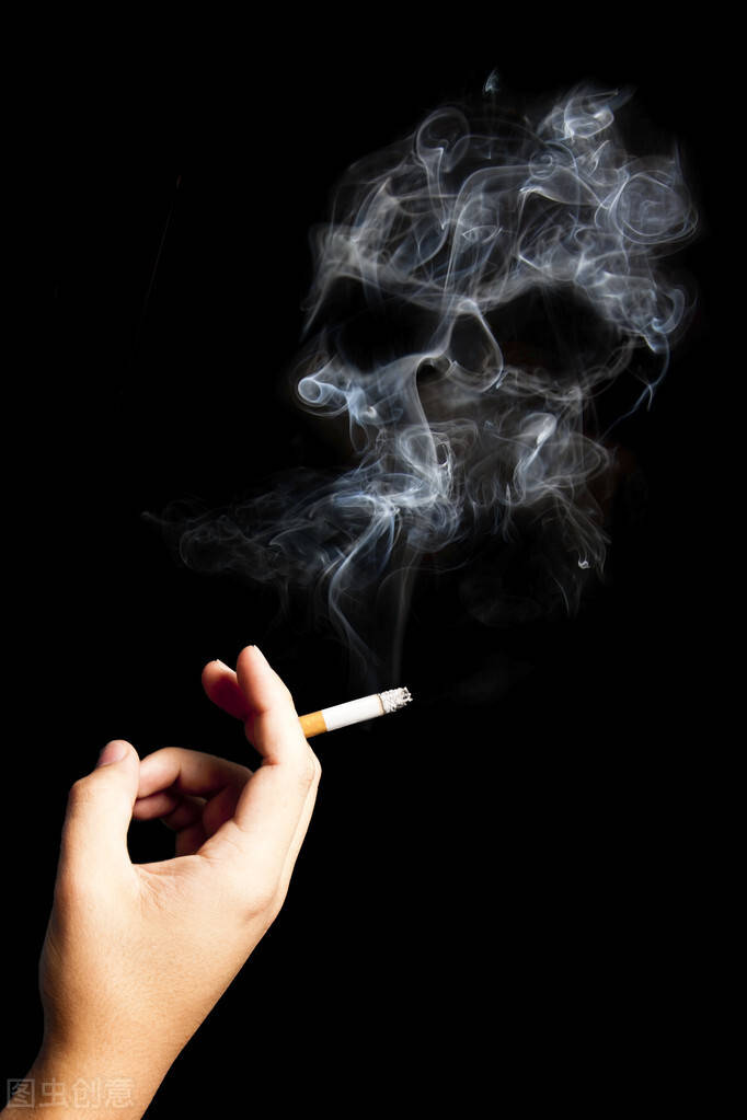 一根烟,导致整个面包车报废_姐夫