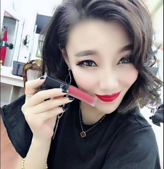 乡村爱情52岁土掉渣的她竟是锥子脸网红看照片也认不出