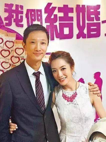 据说何家杰对杨千霈宠爱非常,杨千霈主动向媒体透露,认识的那天晚上