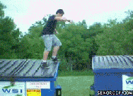 搞笑gif段子:洗完澡,女友递给我一条新毛巾,擦干身体出来_手机搜狐网