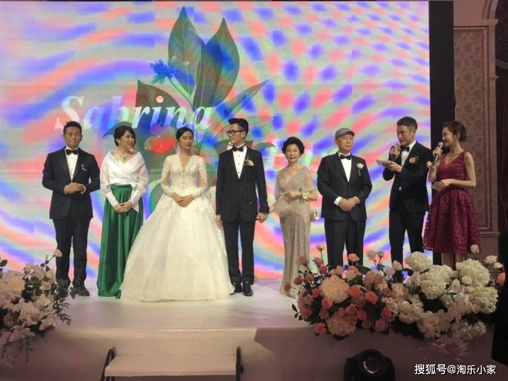 席开30围,综艺大哥徐乃麟低调嫁女,牵爱女手给新郎,哽咽哭了!