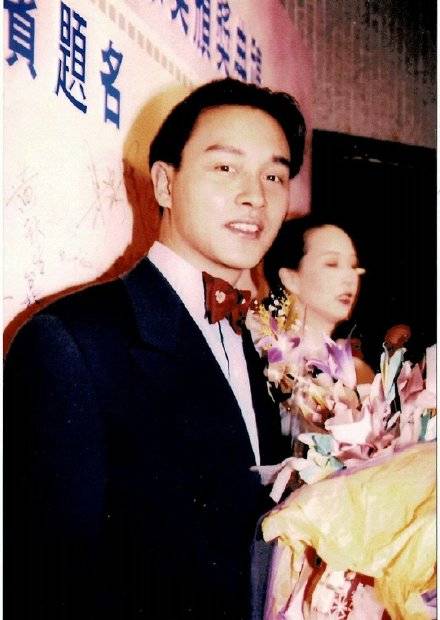 韩国人真的超爱张国荣,媒体曾称他为"东洋的贵公子"