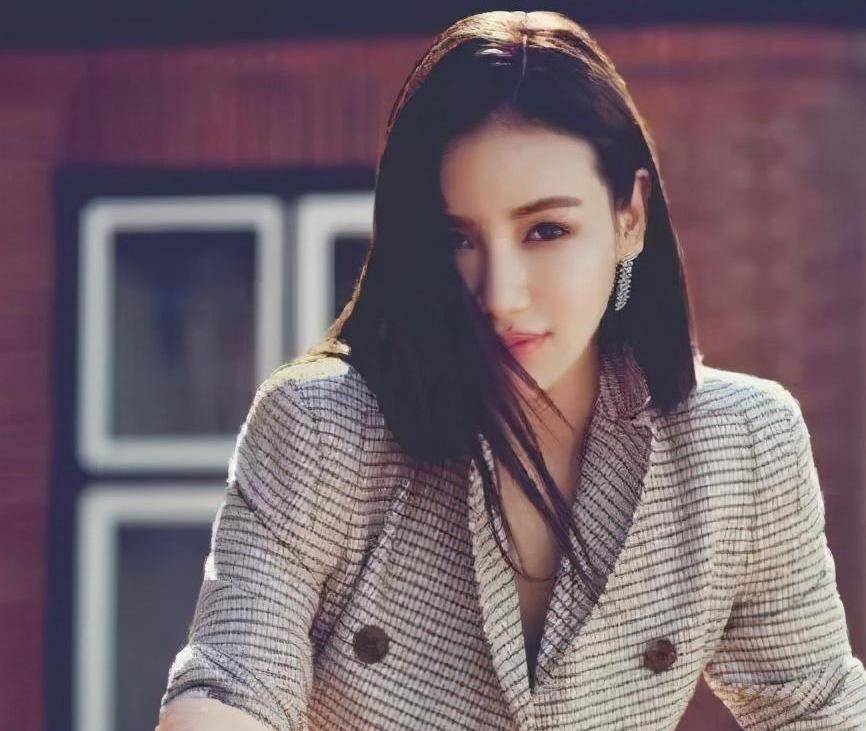 原创甩了何猷君的林慧俐,从自残闪婚到坐拥百亿家产,比奚梦瑶幸福