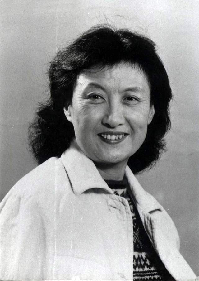 黄宗英影集:38张老照片,从黄毛丫头到银幕甜姐,还原其精彩人生