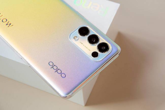 就算拿去和半斤機相比,oppo reno5 pro的續航也是相當不錯的