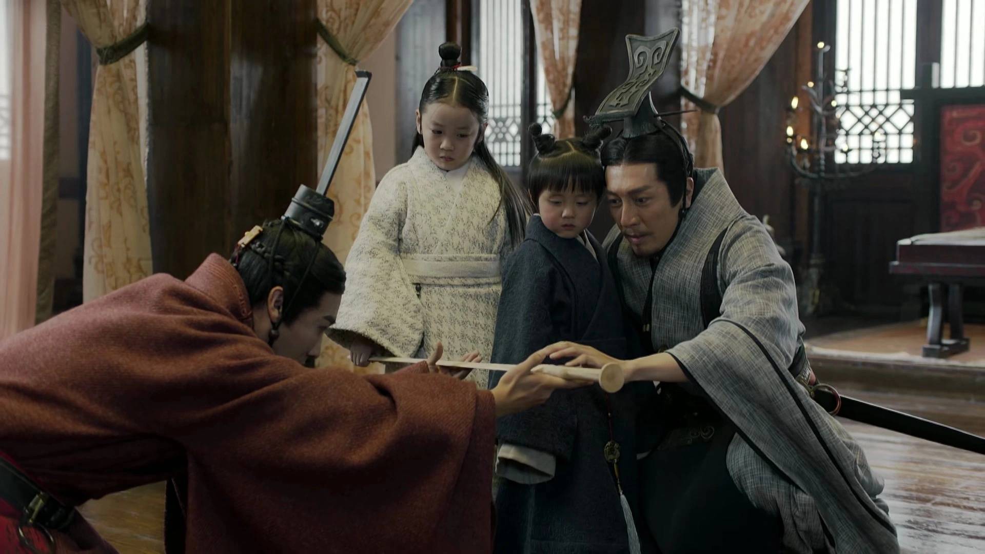 大秦赋神热播,"神评"弹幕床头挂剑都不算啥,这才是正真的名场面_秦始