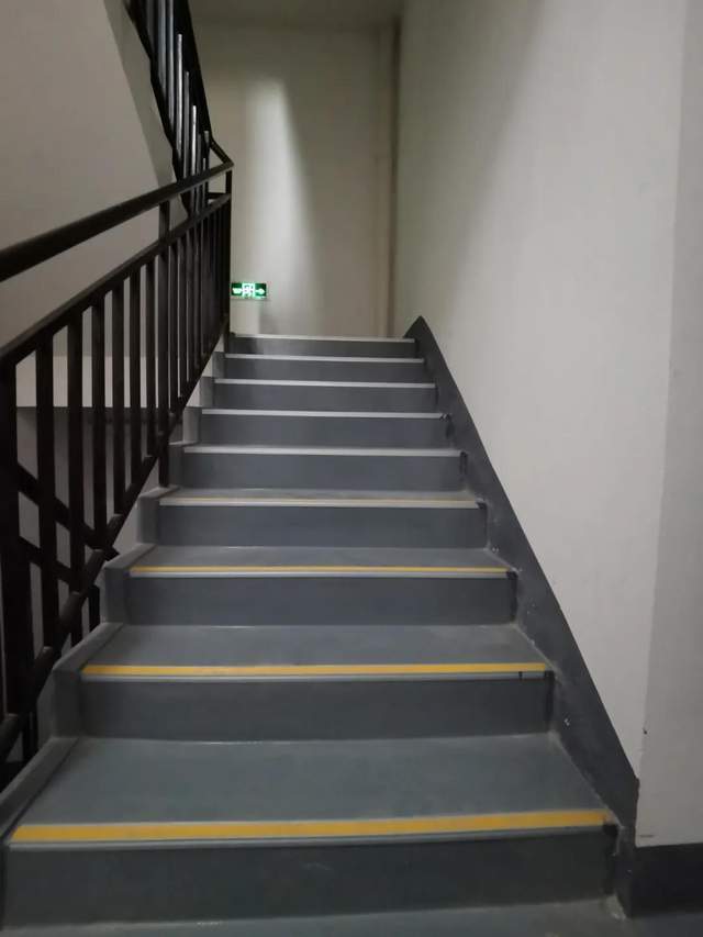 环氧地坪楼梯效果图图片