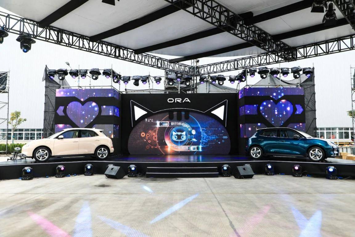 这场反套路汽车发布会有猫