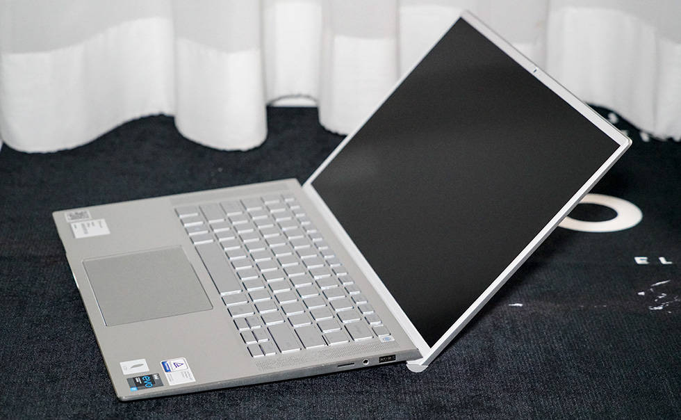 一块"斩蓝屏"的艺术 戴尔灵越7400