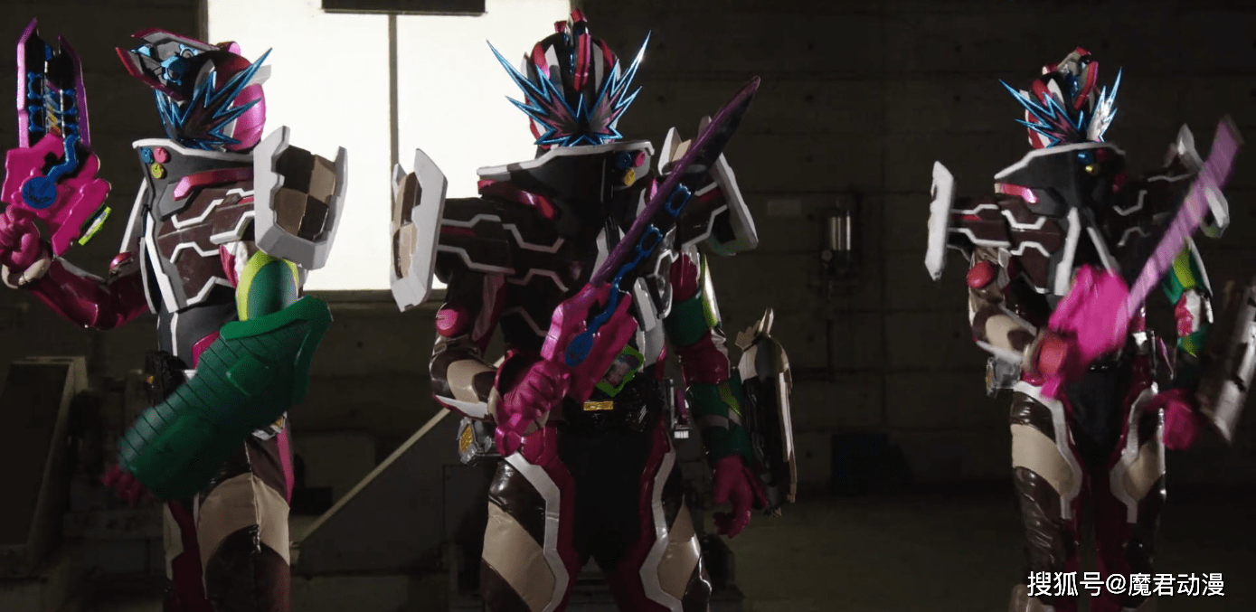 假面骑士slash:颜色介于粉色和品红之间的音之骑士,人狠话不多