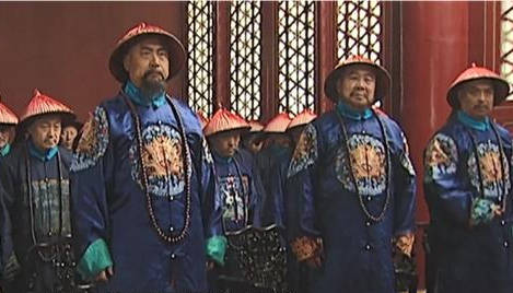 张廷玉力挽狂澜扛过三板斧的雍正阵营,首先由状元王文昭对东亲王永信