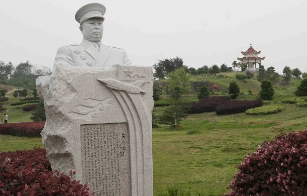 开国上将萧华:14岁任县委书记,16岁任师政委,被称娃娃司令_将军
