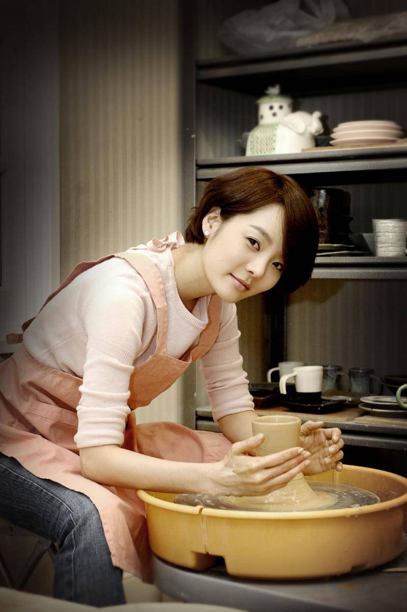 韩国女星蔡琳近照,一颦一笑风姿依旧,她为何要与高梓淇离婚?