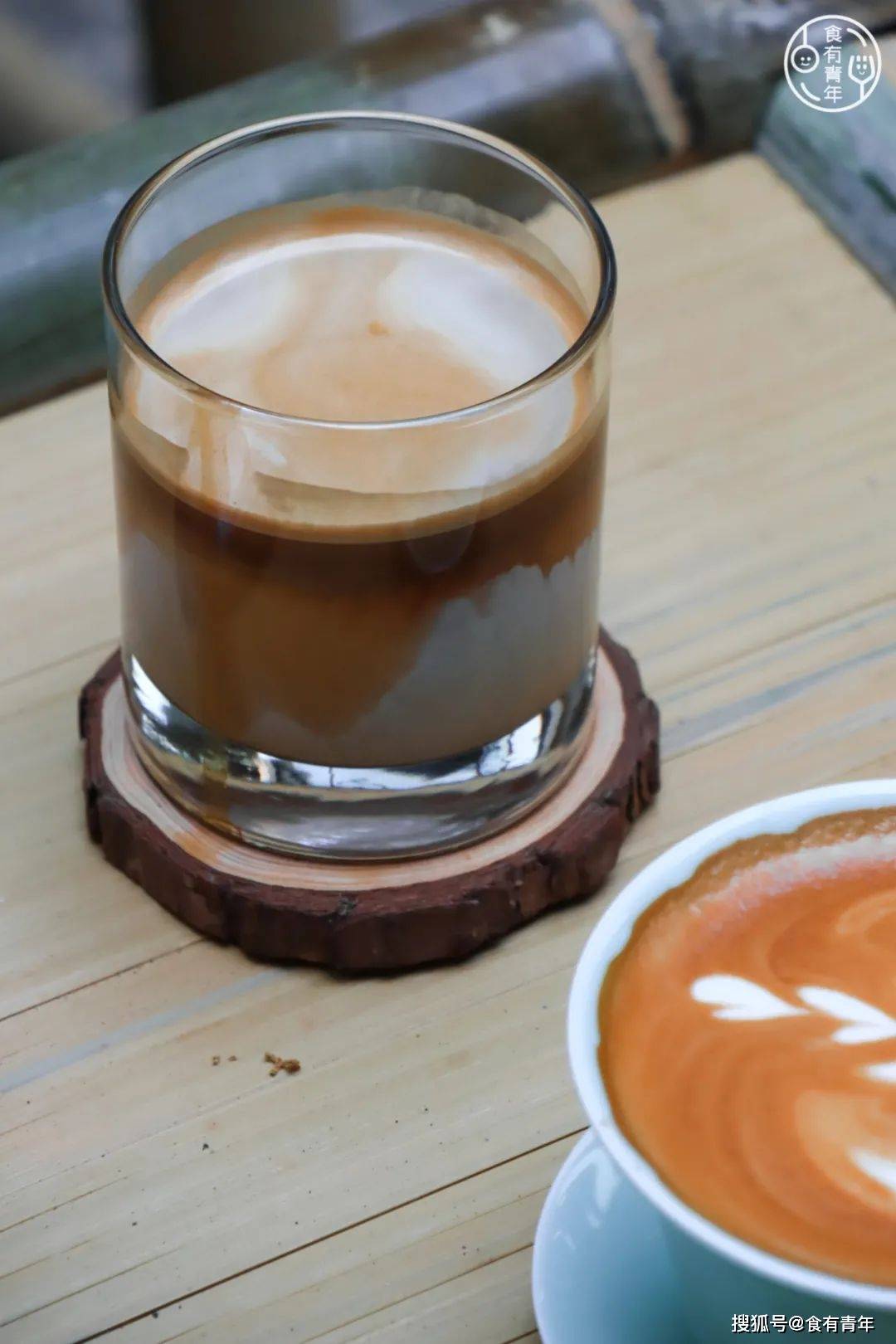 【内格尼罗】原料有gin酒,伦敦金酒,果红味美式,安高天娜橙味比特酒.