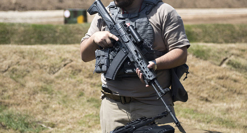 原创俄著名的ak枪族的新款ak200它强在哪里有何特色呢