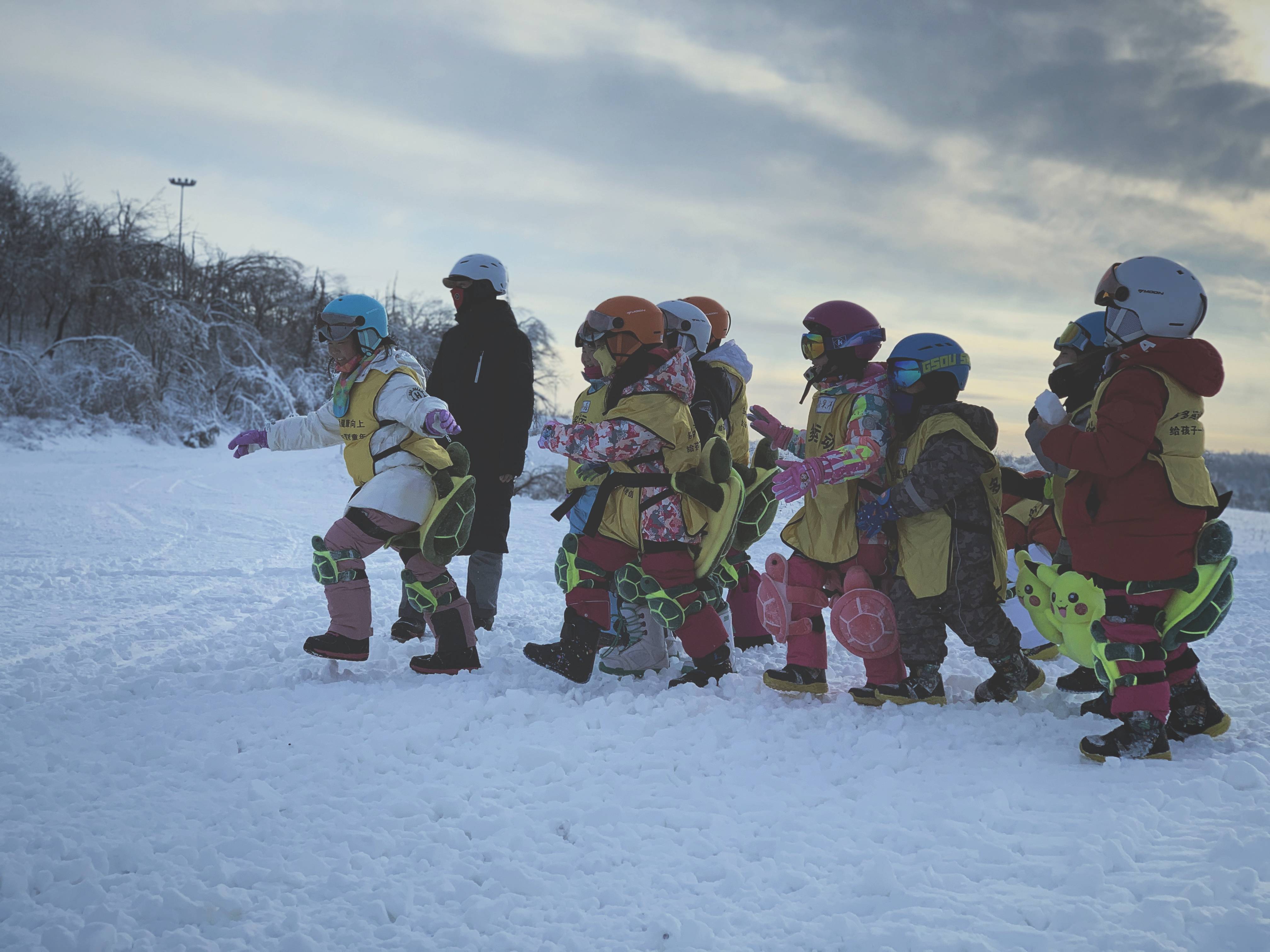 不要再让孩子猫冬了长春寒假推出滑雪冬令营计划
