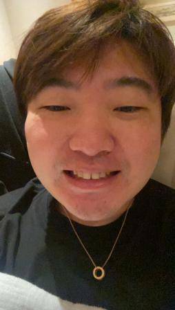 导演吴彤蹭热度错把自拍当成宣传剧照发出被网友嘲手滑太憨了