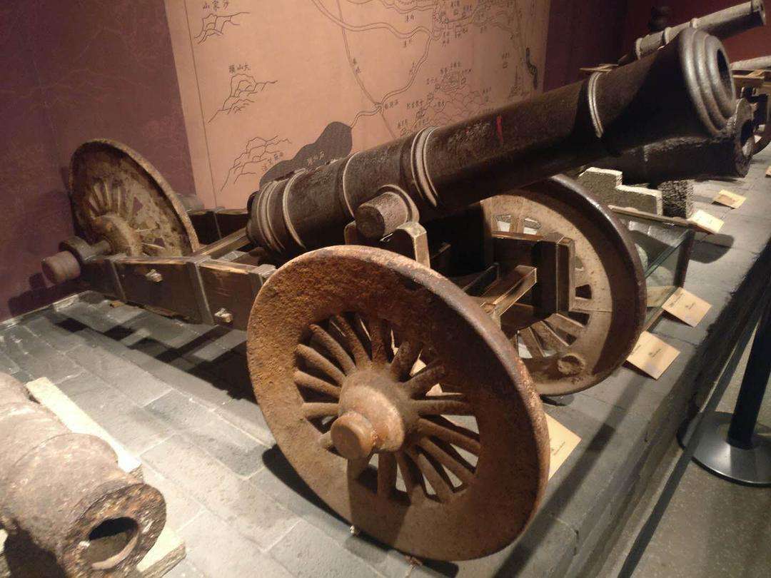 古代滑膛炮图片