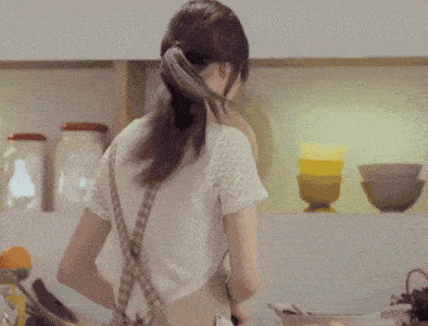 原创搞笑gif段子这真是你的胳膊吗我怎么感觉不对劲呢