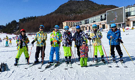 星际互动​滑雪&温泉两日游团建活动圆满收官