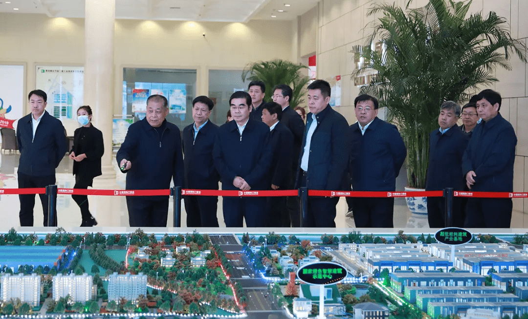 河北省副省长丁绣峰来奥润顺达调研被动式超低能耗建筑产业发展