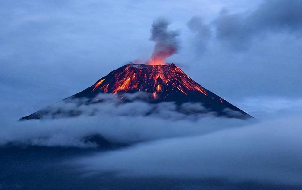 79年新西兰空难，飞机一头扎进火山，257人看着自己落入岩浆