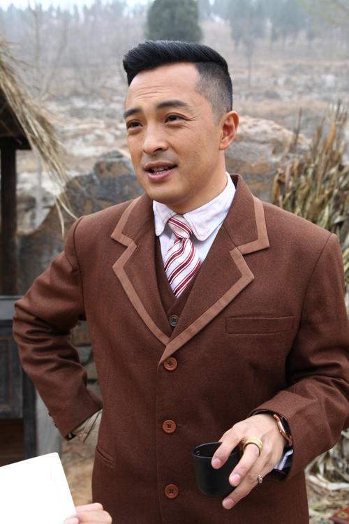 最穷影帝,比富大龙更低调,不舍得花钱,住在陋室却一生轻松自在_滕汝骏