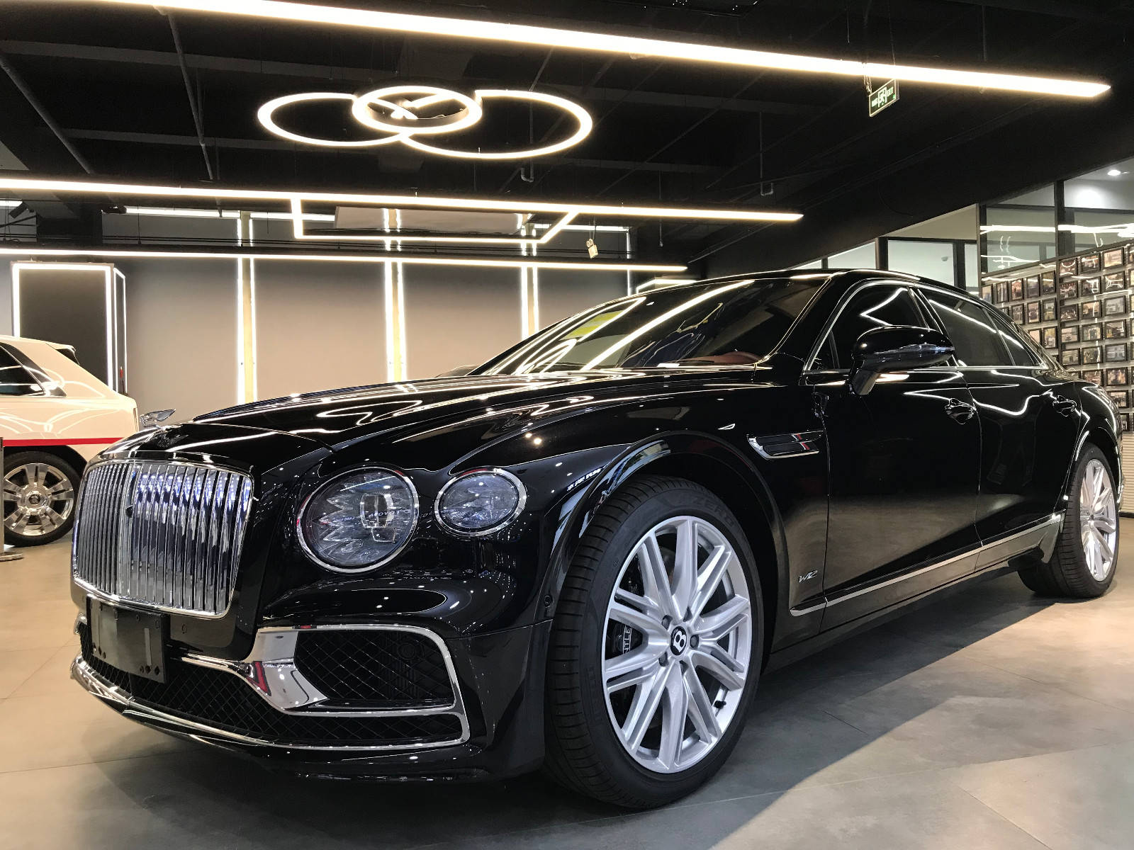 20款全新宾利飞驰6.0t配置升级 奢华轿车