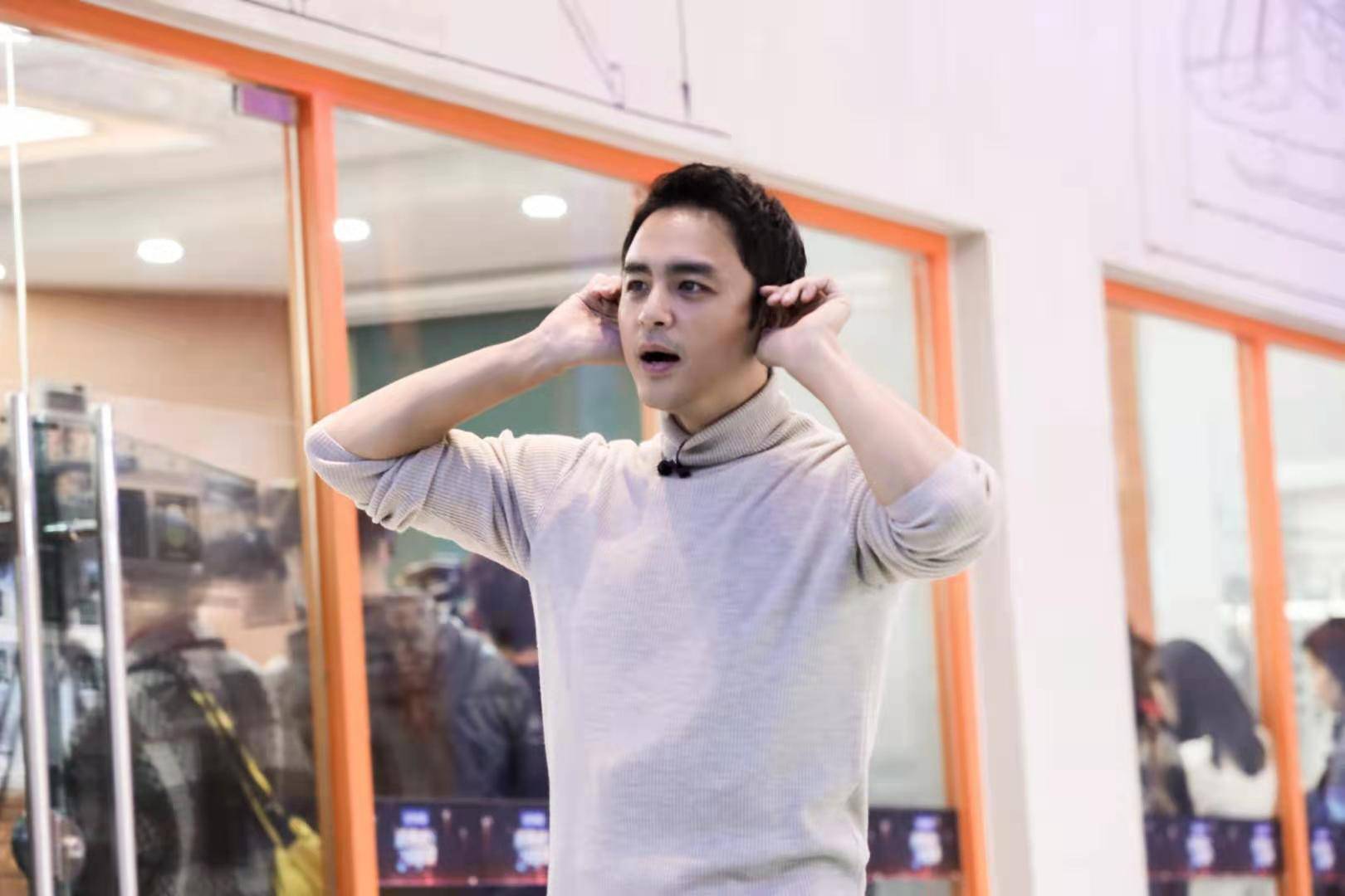 追光热播明道再登热搜可爱先生解锁全新技能