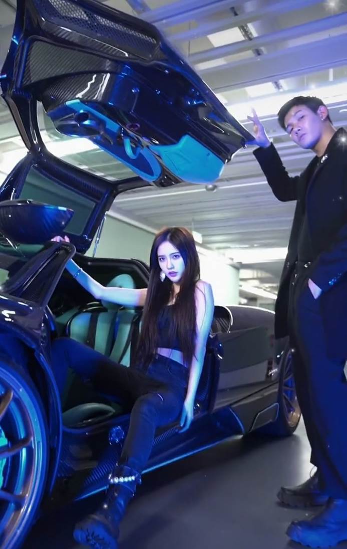 宸荨樱桃晒3000万超跑,却被质疑名媛拼车,上个网红刚用完?