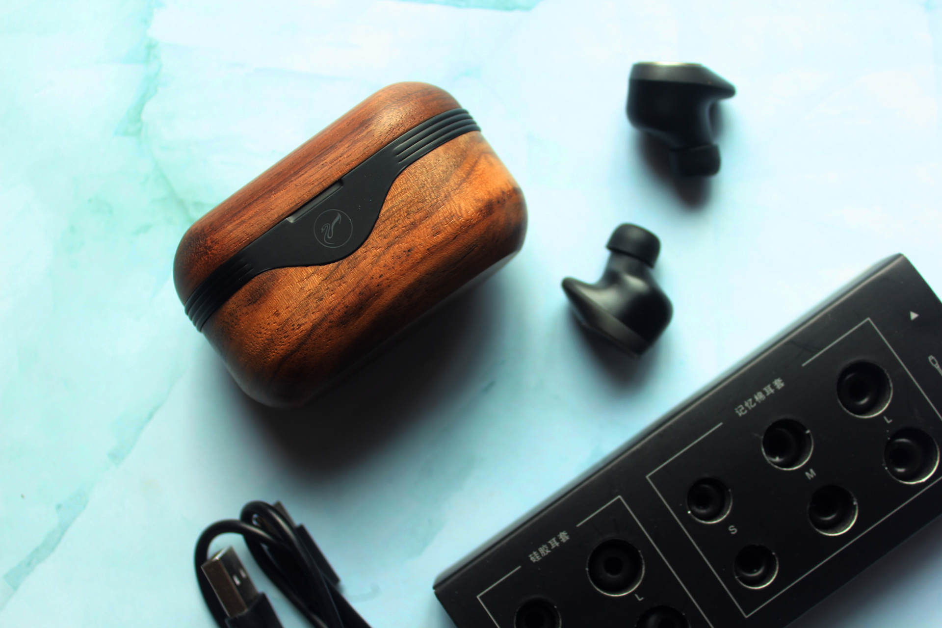 实木与音乐更配惠威aw76真无线蓝牙耳机