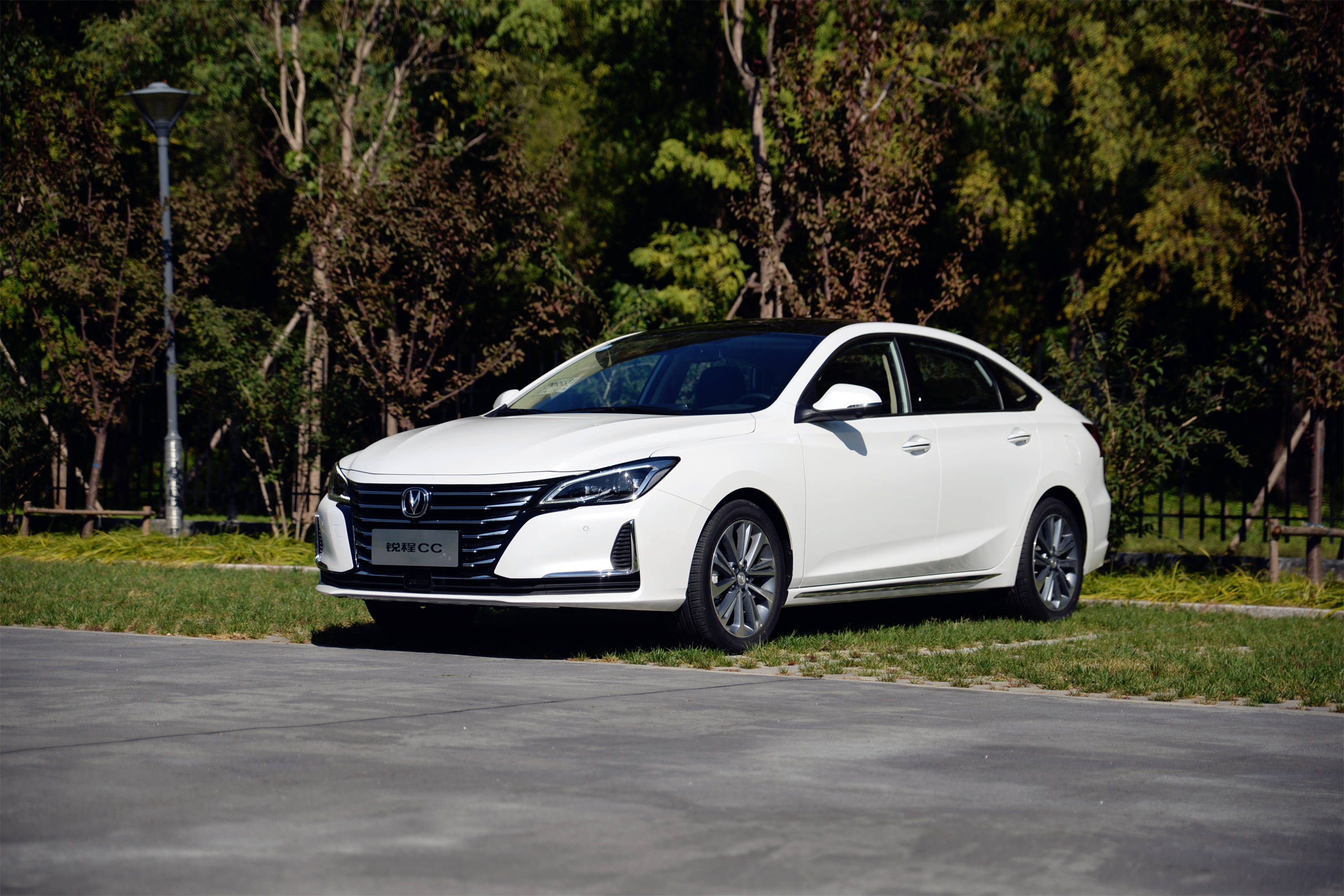 89万元长安汽车:锐程cc