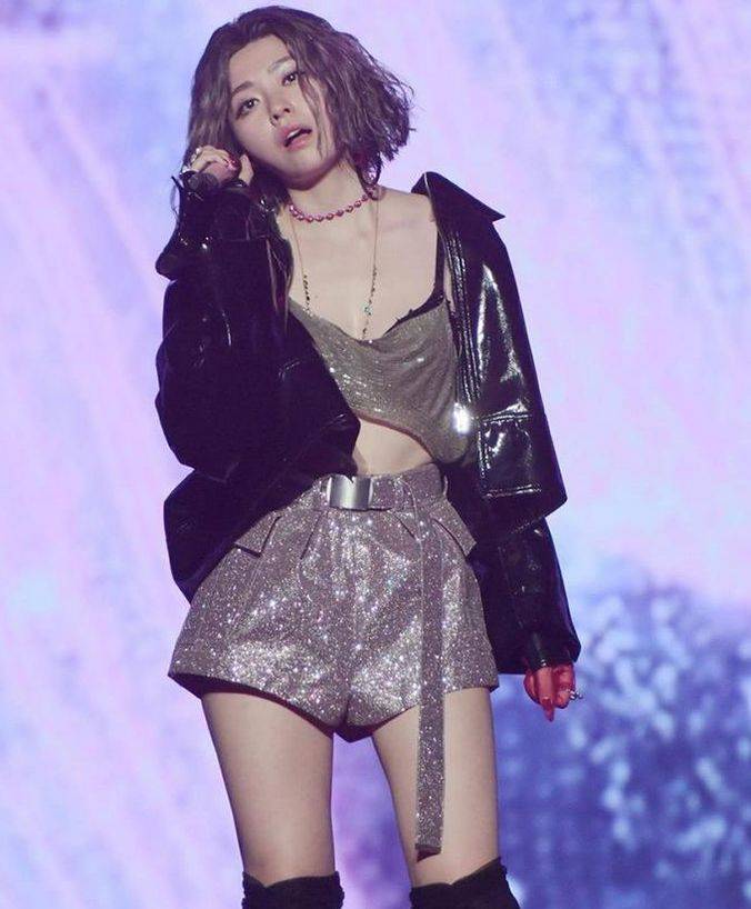 36岁张靓颖,性感大胆秀出完美身材,爱了爱了!