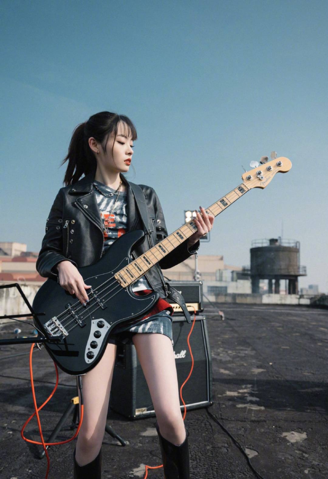 冰清玉洁四胞胎做乐队,还被签在谢霆锋旗下?网友:谢霆锋怎么了