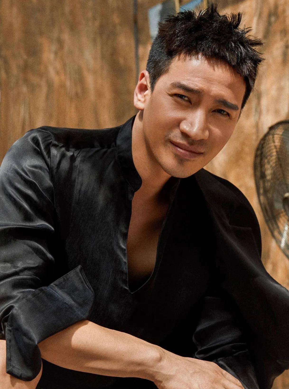 45岁的他曾被富婆包养五年熬成一线男星后如今却无人问津