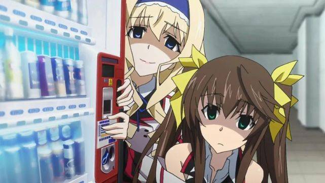 的世界最强兵器「infinite stratos(is)」为中心,在女尊男卑的世界中