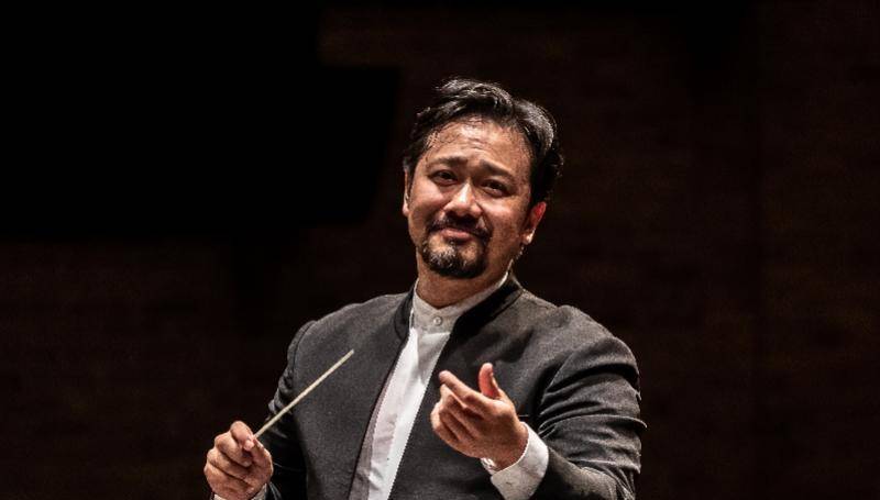 林大叶执棒深圳交响乐团演绎马勒第二交响曲复活