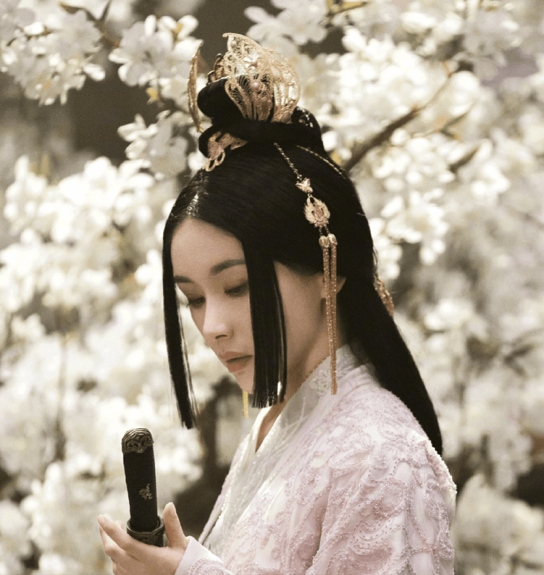 原创王子文硬是把一米五的身高演出一米八的气场周迅20版又妖又灵