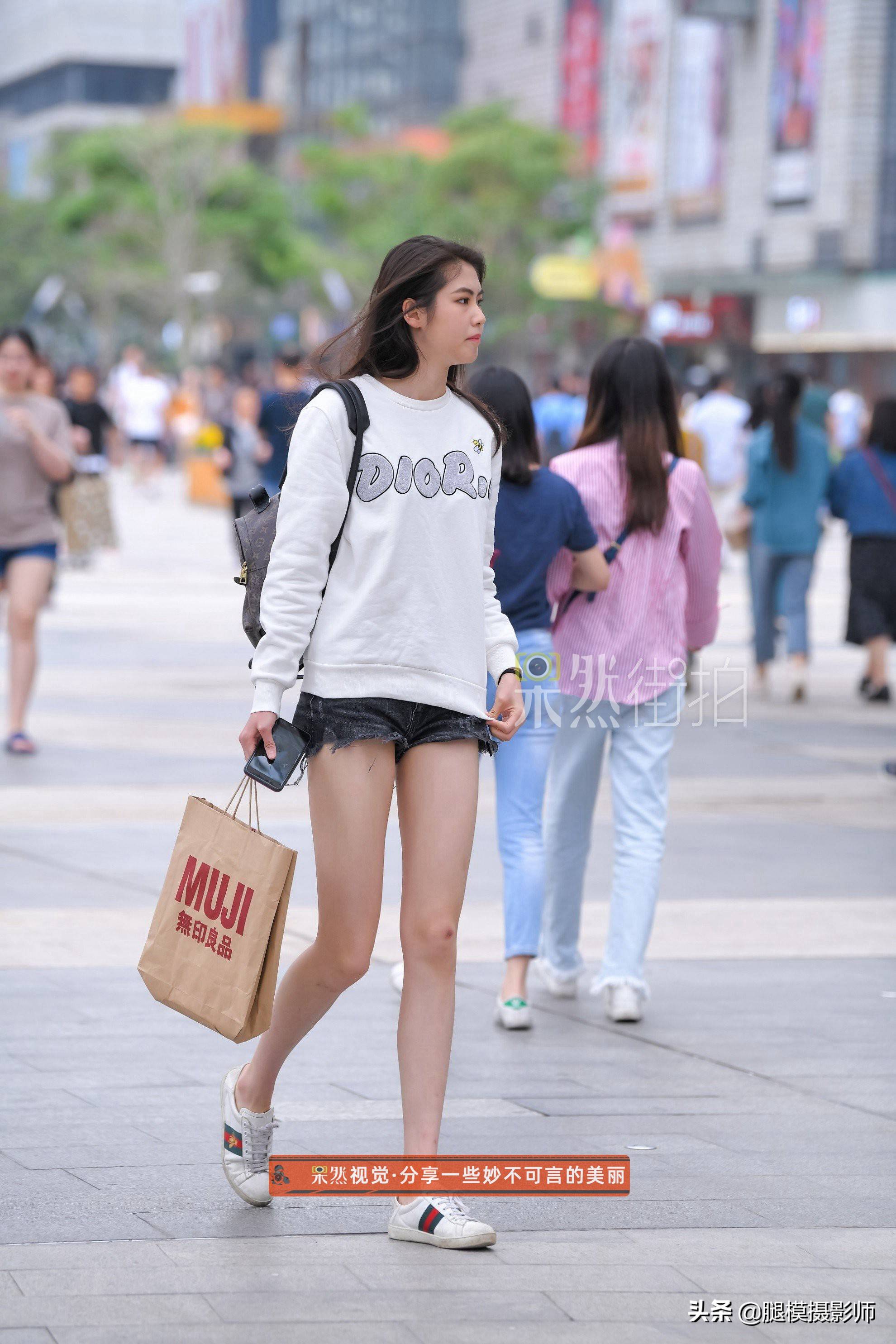 腿模摄影师:遇见一个素颜高挑的女生-搜狐大视野-搜狐新闻