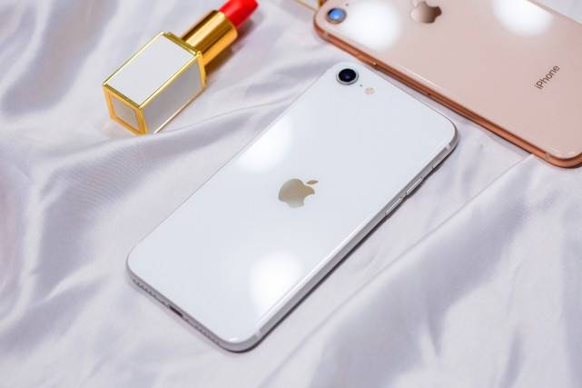 比如iphonese2和iphone12 mini均是单卡设计;华为p40的续航,屏幕不够