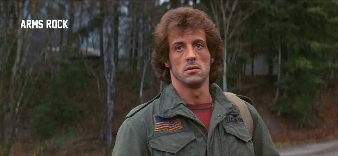 而片中史泰龙身穿的那件m65也是让m65流行文化的风向标的电影之一.