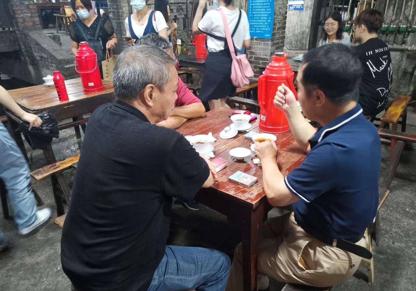 重庆充满江湖气的茶馆，本保留着老重庆市井，如今却被游客毁了