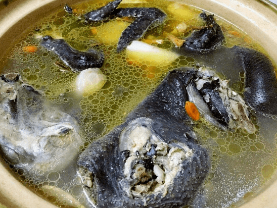 炖乌鸡汤时,这种"调料"别乱加,没营养腥味重,坏一锅好汤