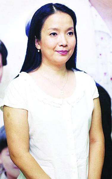 她是张丰毅前妻,一婚被抛弃,二婚丈夫猝死,三婚才找到幸福_吕丽萍