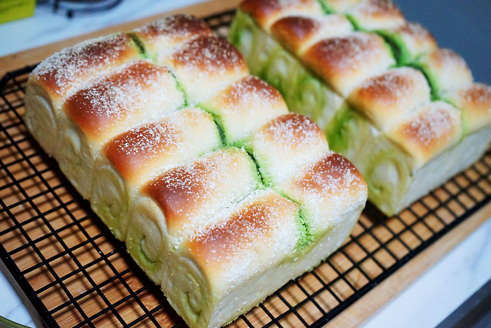 原创元旦宅在家,做款抹茶金砖吐司,柔软如云口感清香,值得种草